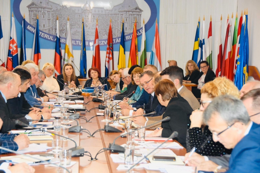 La sediul MADR s-a desfasurat o ședință de lucru cu directorii executivi ai Direcțiilor Agricole Județene (DAJ), pentru a analiza activitatea din teritoriu în vederea îmbunătățirii programelor actuale deruale de MADR, stiri agricole, MADR, stiri din agricultura, subventii APIA