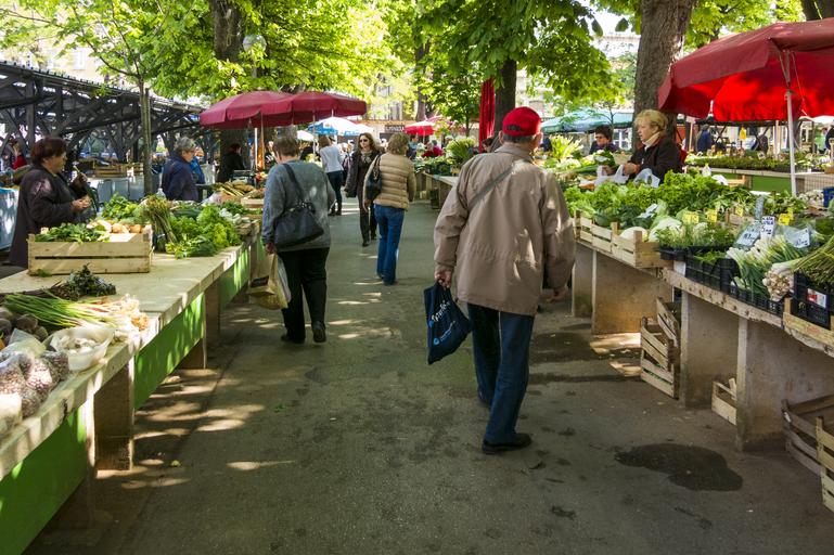 Se redeschid piețele agroalimentare închise; Măsura vine în sprijinul agricultorilor, care vor avea din nou acces în acest piețe, stiri agricole