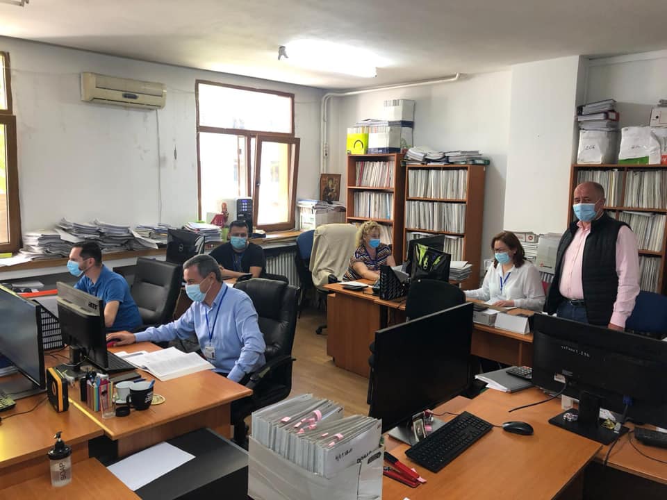 Activitate intensă la APIA - tot personalul este folosit la primirea cererilor pentru ajutorul de stat acordat producătorilor agricoli; stiri agricole