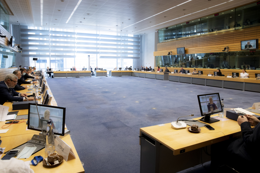 Adrian Oros, ministrul Agriculturii și Dezvoltării Rurale, a participat în 20 iulie 2020, la Bruxelles, la prima reuniune a Consiliului AgriFish