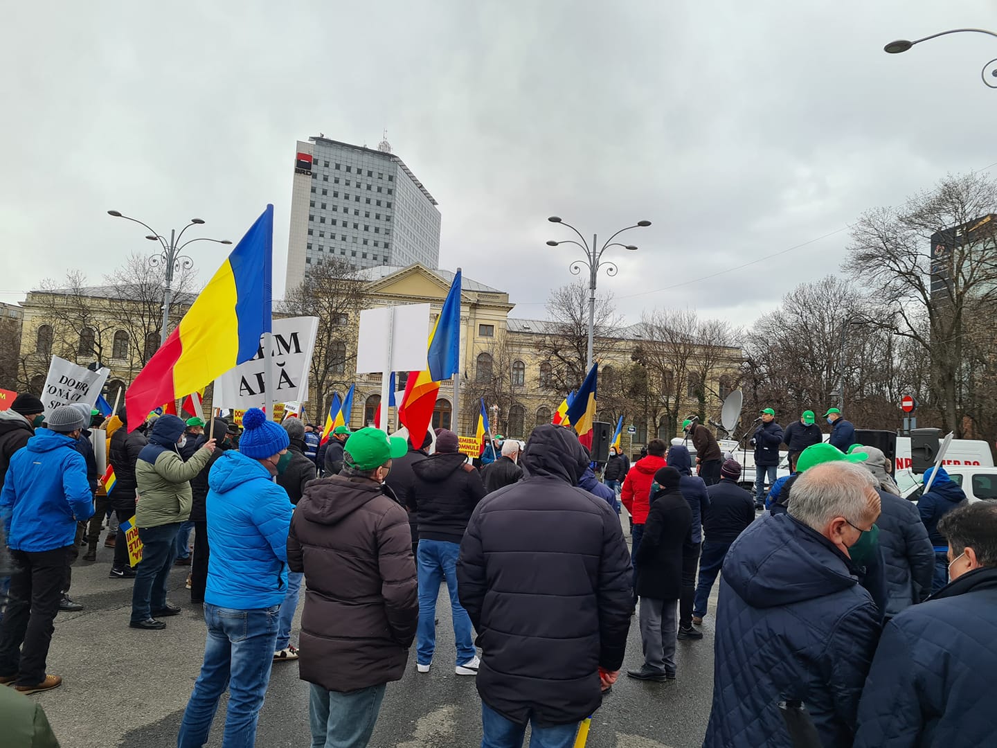 Agricultura României este atacată de cel mai periculos dăunător - ministrul Adrian Nechita Oros. Motiunea simpla dezbătută luni şi votată miercuri. Stiri